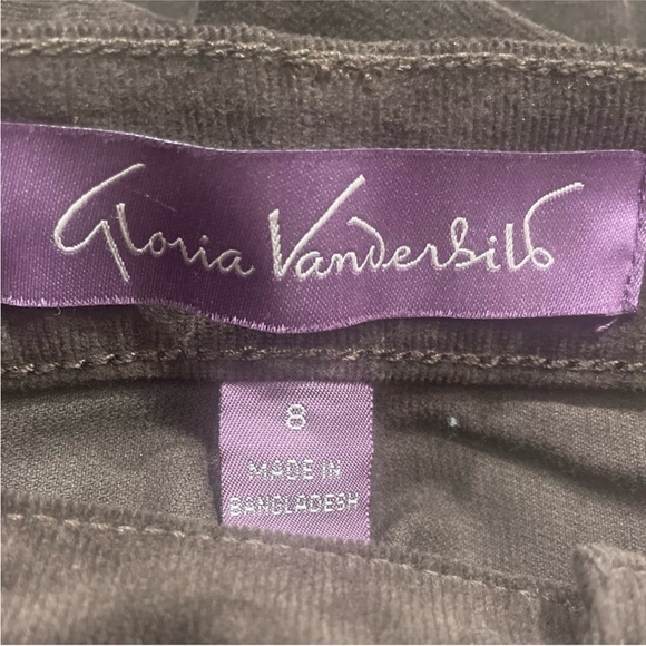 Gloria Vanderbilt Pants - Gloria Vanderbilt Cordaroy
Women's Size 4 Amanda Brown Cotton/Spandex 5 Pocket